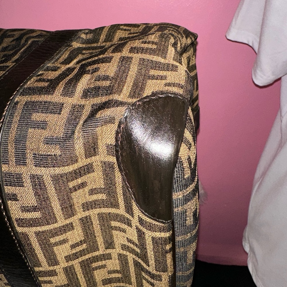 Fendi - Picture 7 of 16